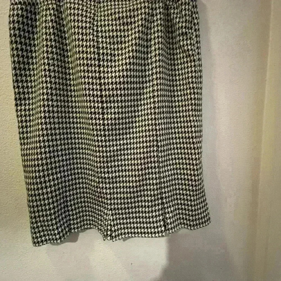 Black/white checkered skirt - Picture 2 of 5
